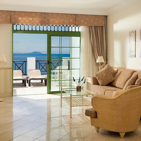 Курортный комплекс Gran Castillo Tagoro Family & Fun